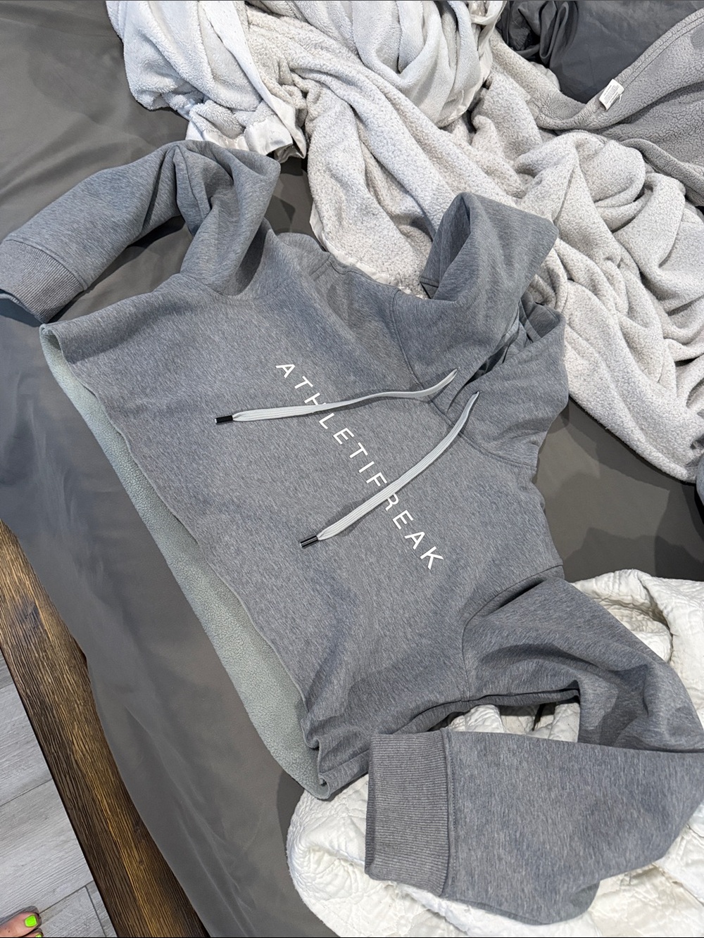 Athletifreak Gray Cropped Hoodie